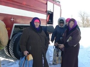 Спасатели развезли хлеб по отдаленным селам (ФОТО)