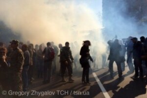 Из-за попыток штурма Турчинов закрыл заседание Верховной Рады (ВИДЕО)