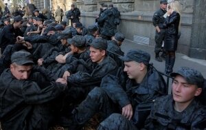 СБУ, как обычно, обвинила ФСБ в военных протестах под администрацией президента Украины