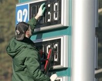 Бензин в Украине к весне подорожает до 25 гривен за литр